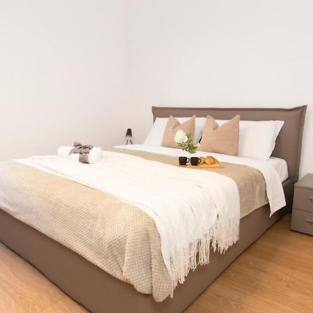 Ihost Apartment - Simonetta 7 Милан Экстерьер фото
